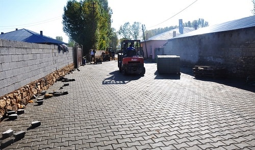12.000m2 yol çalışması.