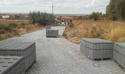 Köy yolları parke çalışması.